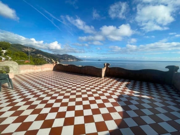 VILLA LAIGUEGLIA